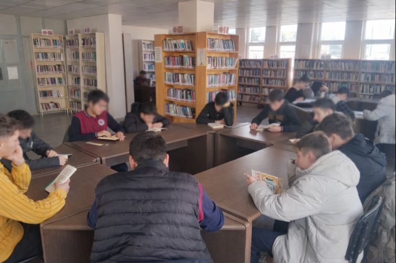 Kütüphane Ziyareti