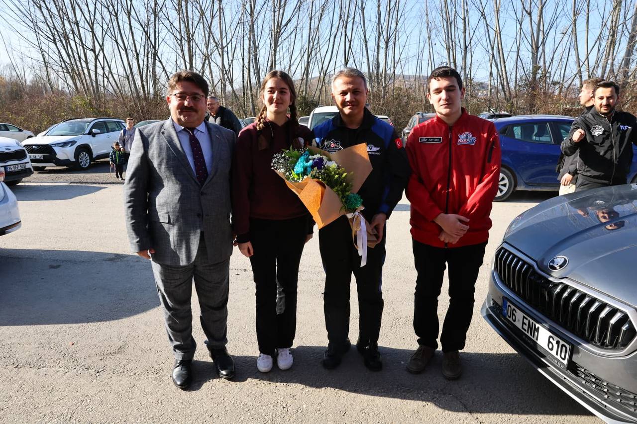 Türkiye’nin İlk Astronotu Gezeravcı Gençlerle Buluştu!