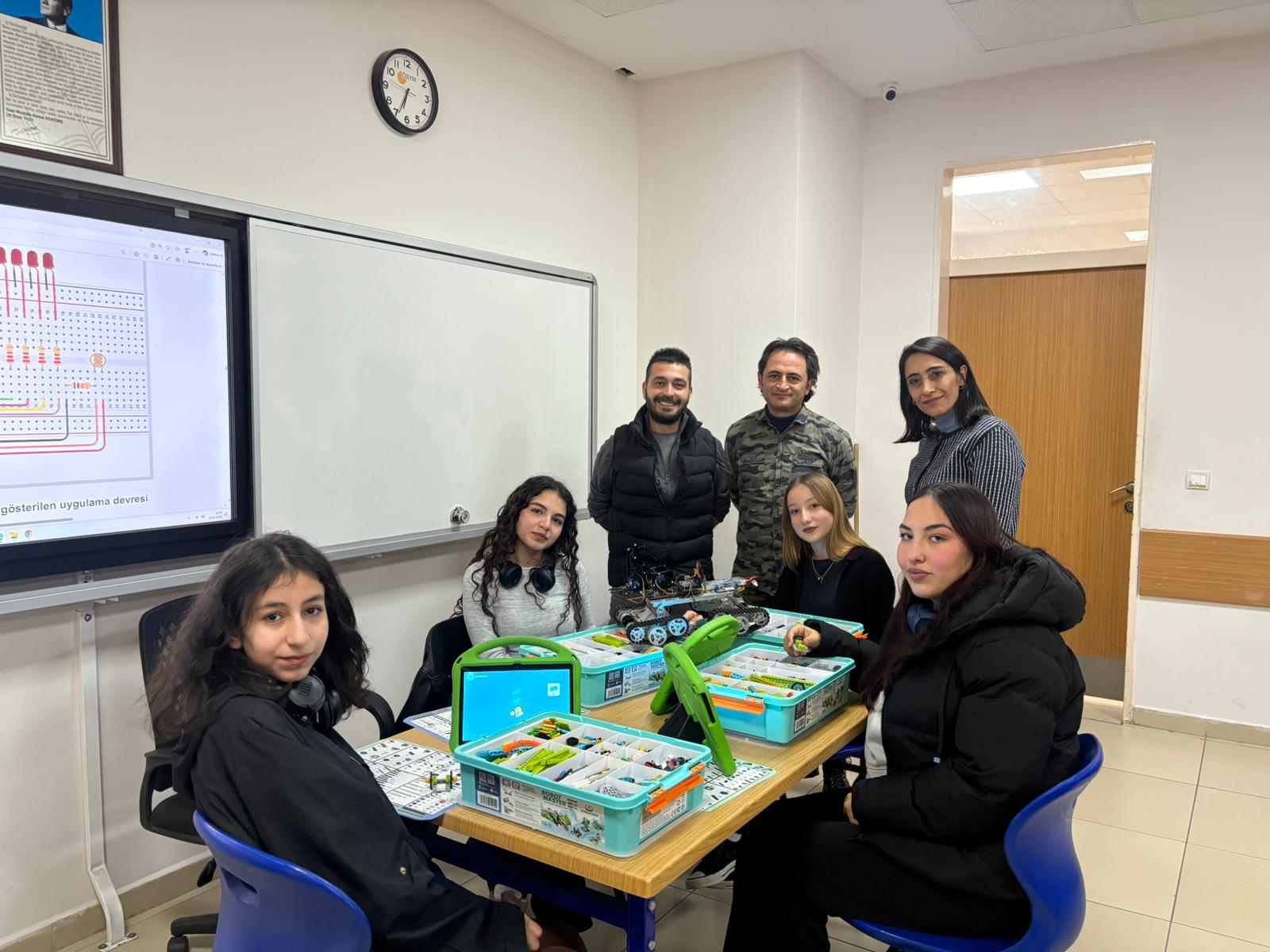 MİLAS GENÇ AR-GE  ''Arduino ve WeDo ile Robotik Uygulamalar'' Atölyesi