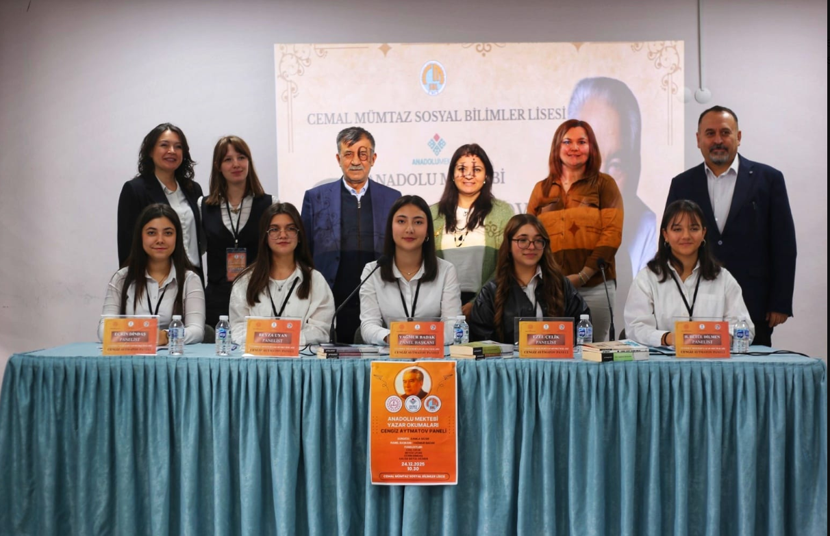 Edebiyatın Devleri Eskişehir’de Gençlerin Sesiyle Yankılandı: Anadolu Mektebi Panelleri Tamamlandı