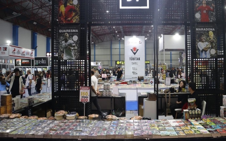Erdemli Borsa İstanbul Fen Lisesinden Mersin 10. Kitap Fuarı Gezisi