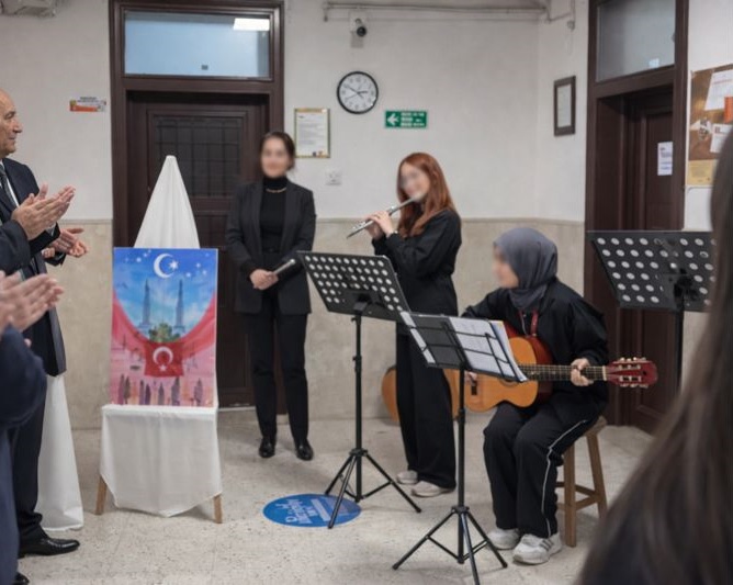 Mezitli Pakize Kokulu Anadolu Lisesi Sergi Açılışı ve Müzik Dinletisi