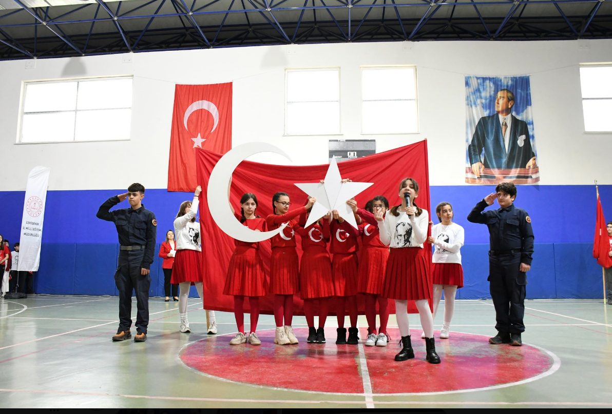 Eskişehir’de İkinci Dönem Heyecanı "Bayrak Sevgisi" ile Başladı