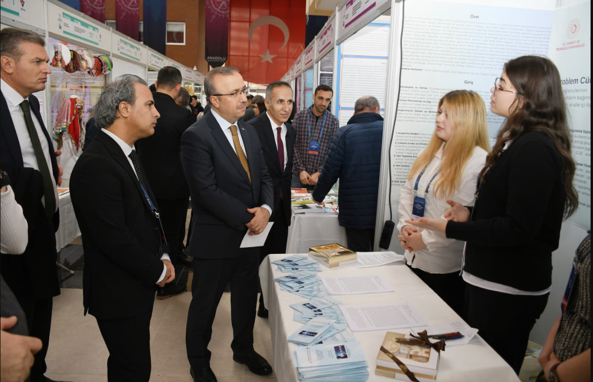 Eskişehir Bilimin Merkezi Oldu: TÜBİTAK Bölge Sergisi Açıldı