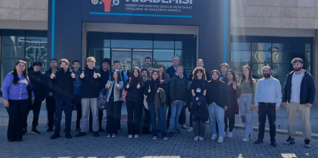 Yusuf Kalkavan Anadolu Lisesi Mersin Üniversitesi Gençlik Akademisi Robotik Atölyesi Çalışması