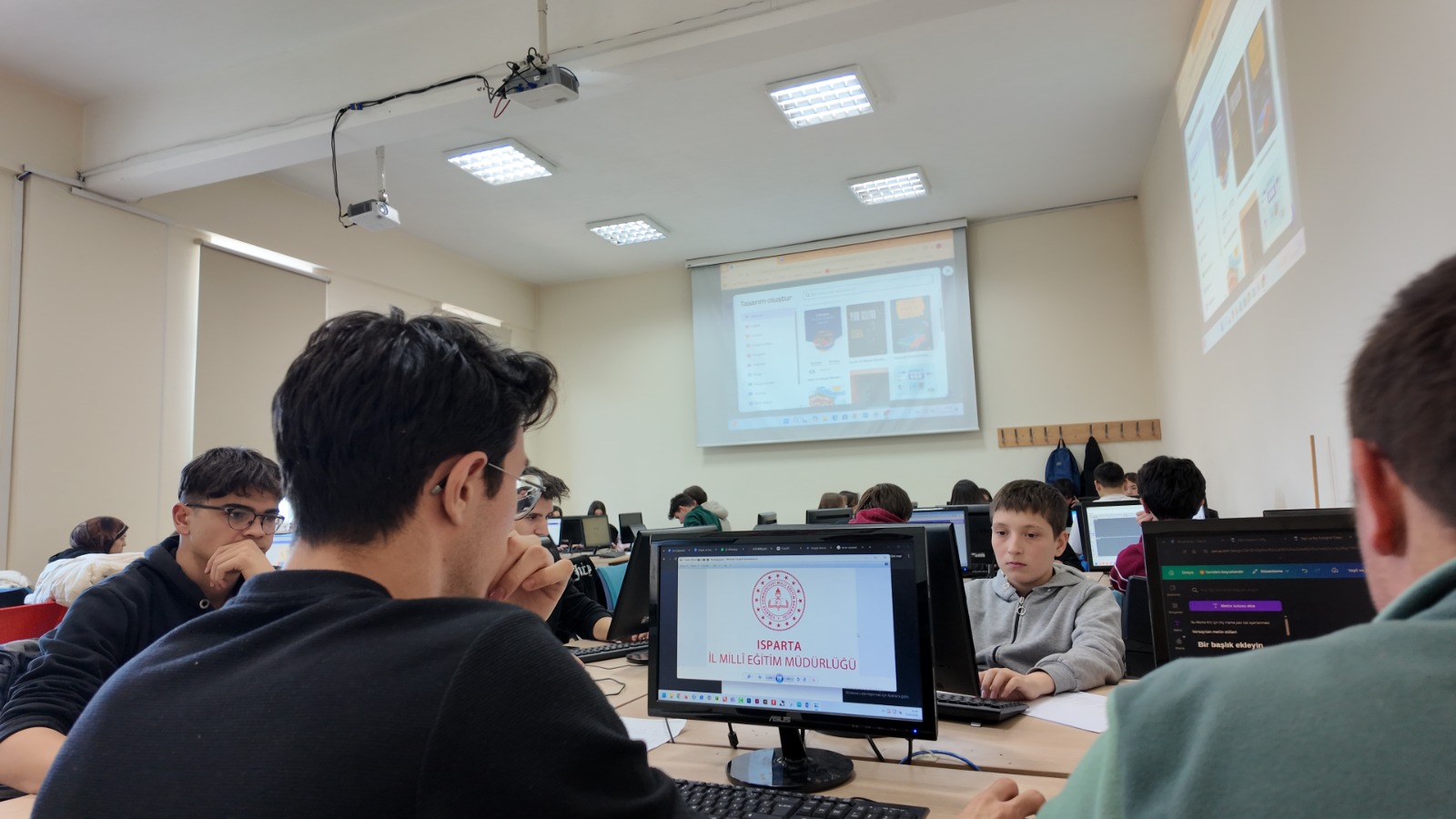 Genç AR-GE Akran Nezaketi Temalı Canva Atölyesi