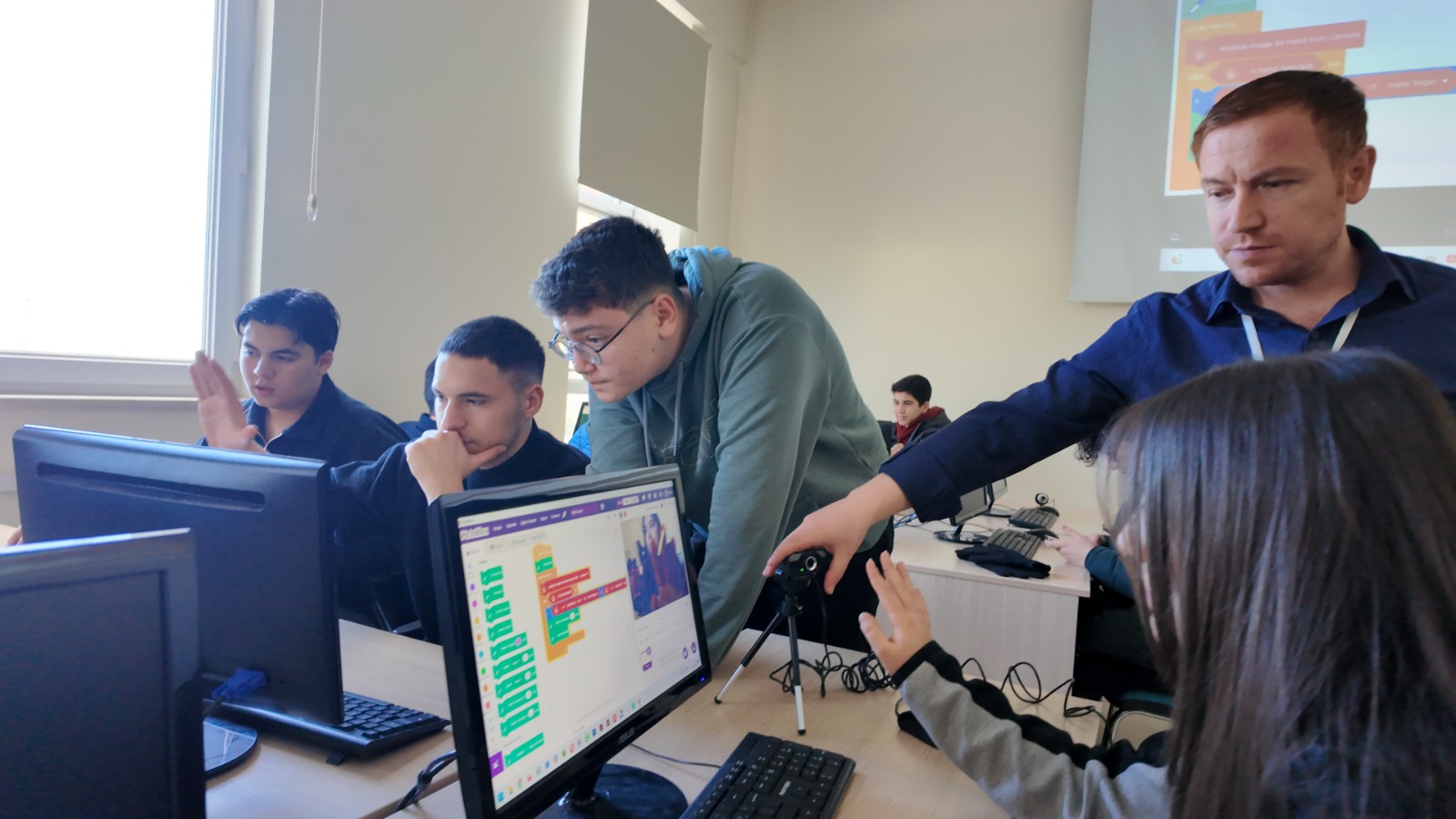 Dijital Gelecek: Gençler ve Yapay Zekâ
