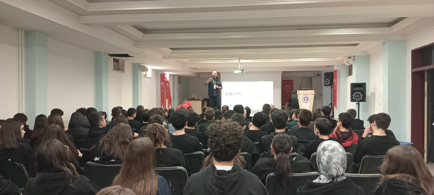 Genç AR-GE Ekranla Değil Hayatla Bağ Kur