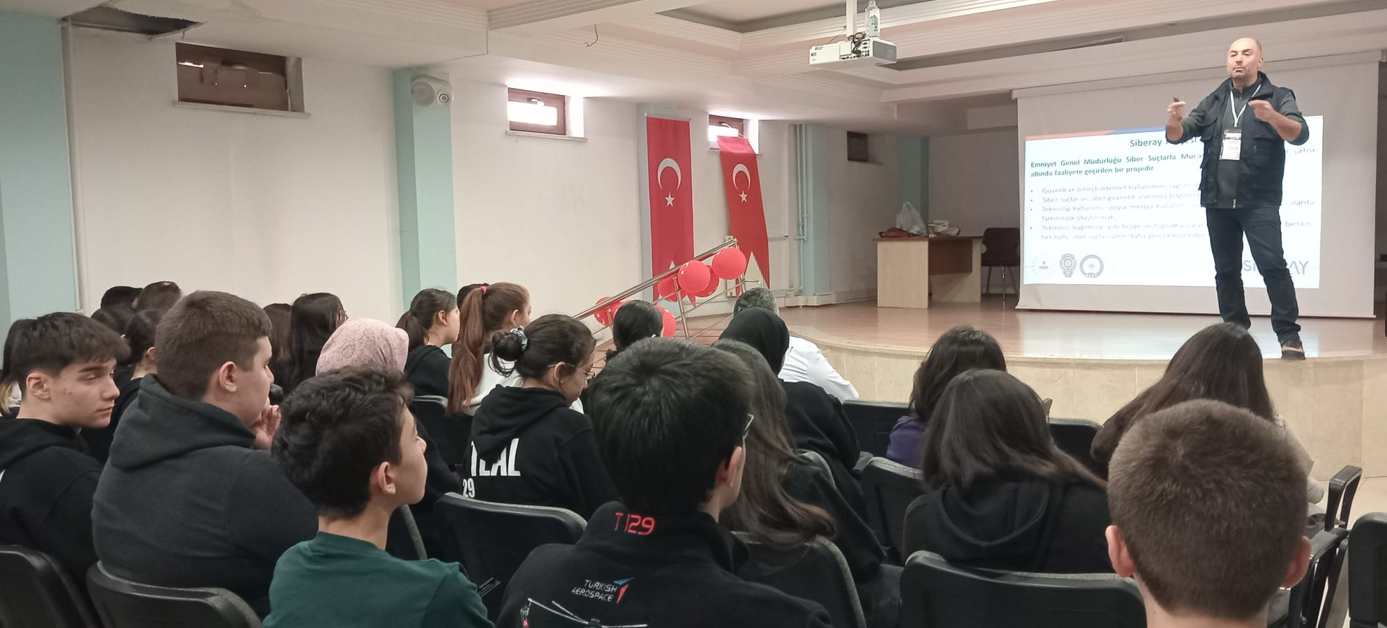 Genç AR-GE Ekranla Değil Hayatla Bağ Kur