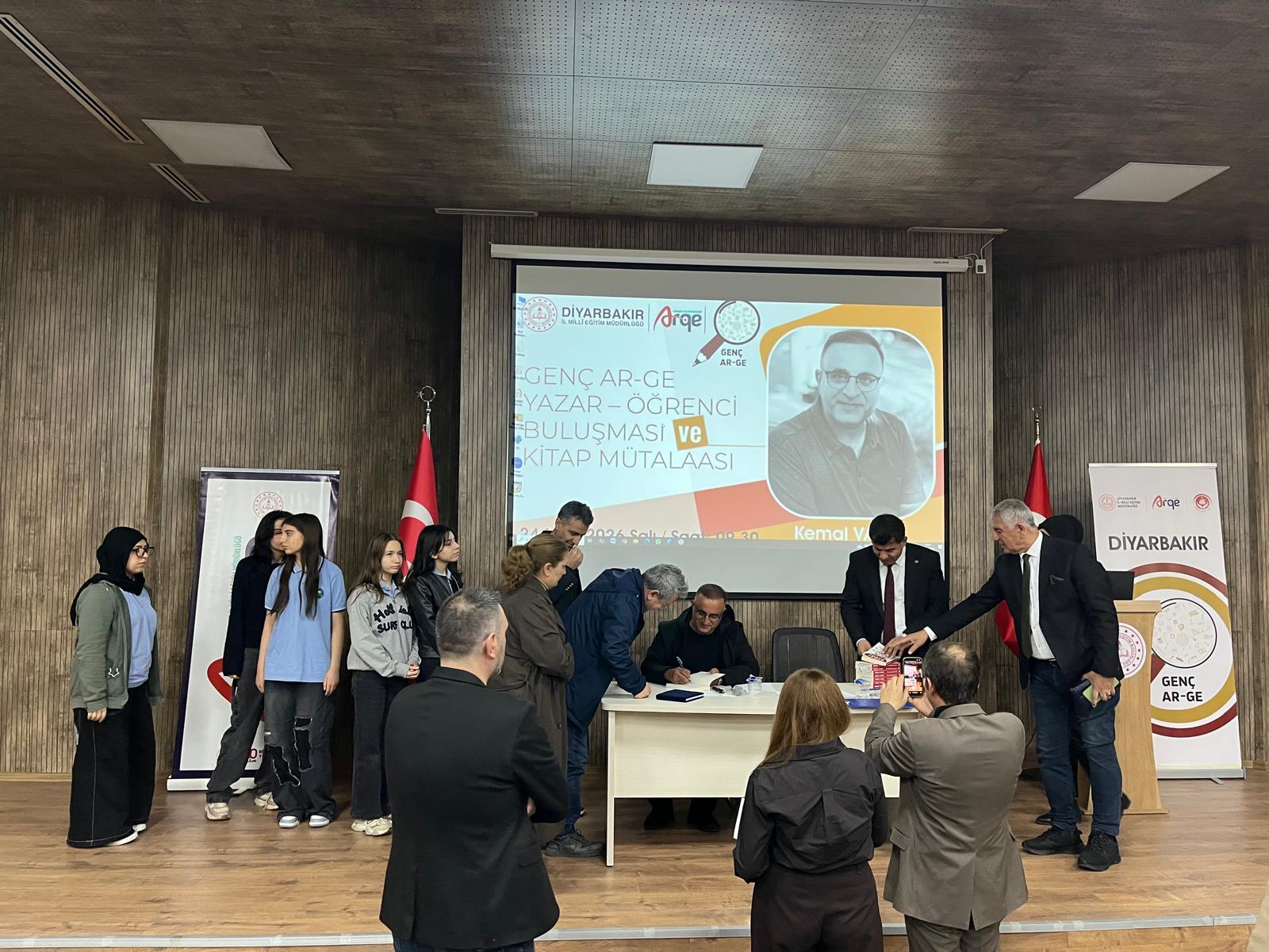 Yazar-Öğrenci Buluşmaları ve Kitap Mütalaası