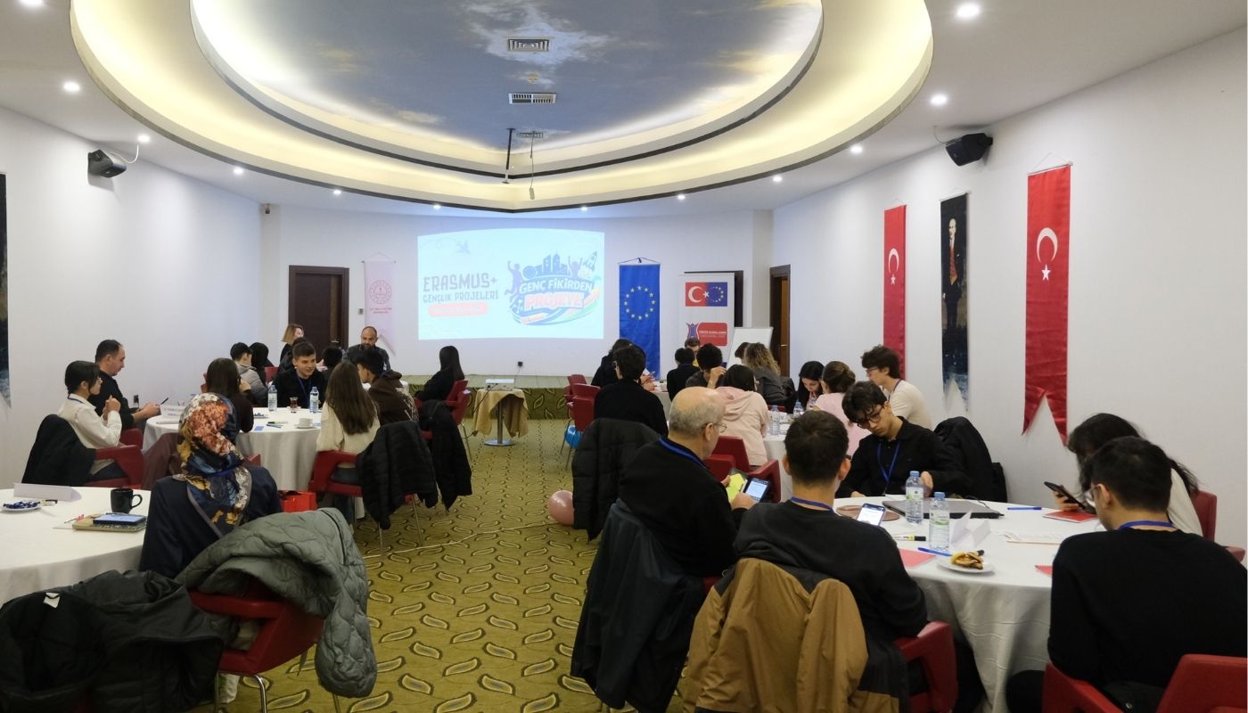 Genç Fikirden Projeye Uygulamalı Gençlik Projesi Yazma Eğitimi