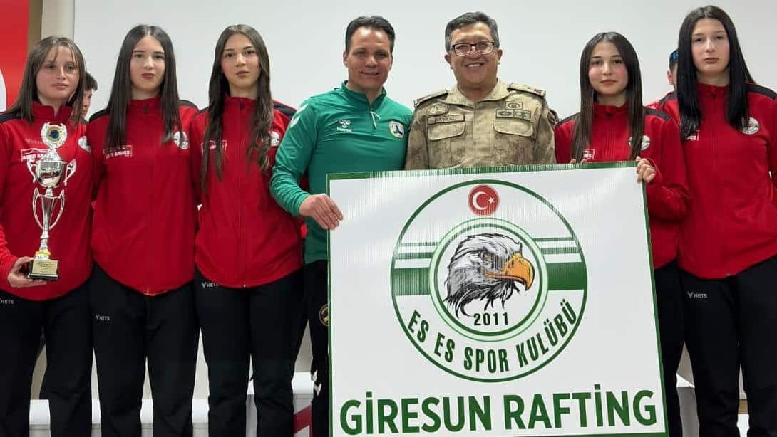Espiye Şehit Cengiz Sarıbaş MTAL U19 Kız Takımı Rafting Türkiye Şampiyonu
