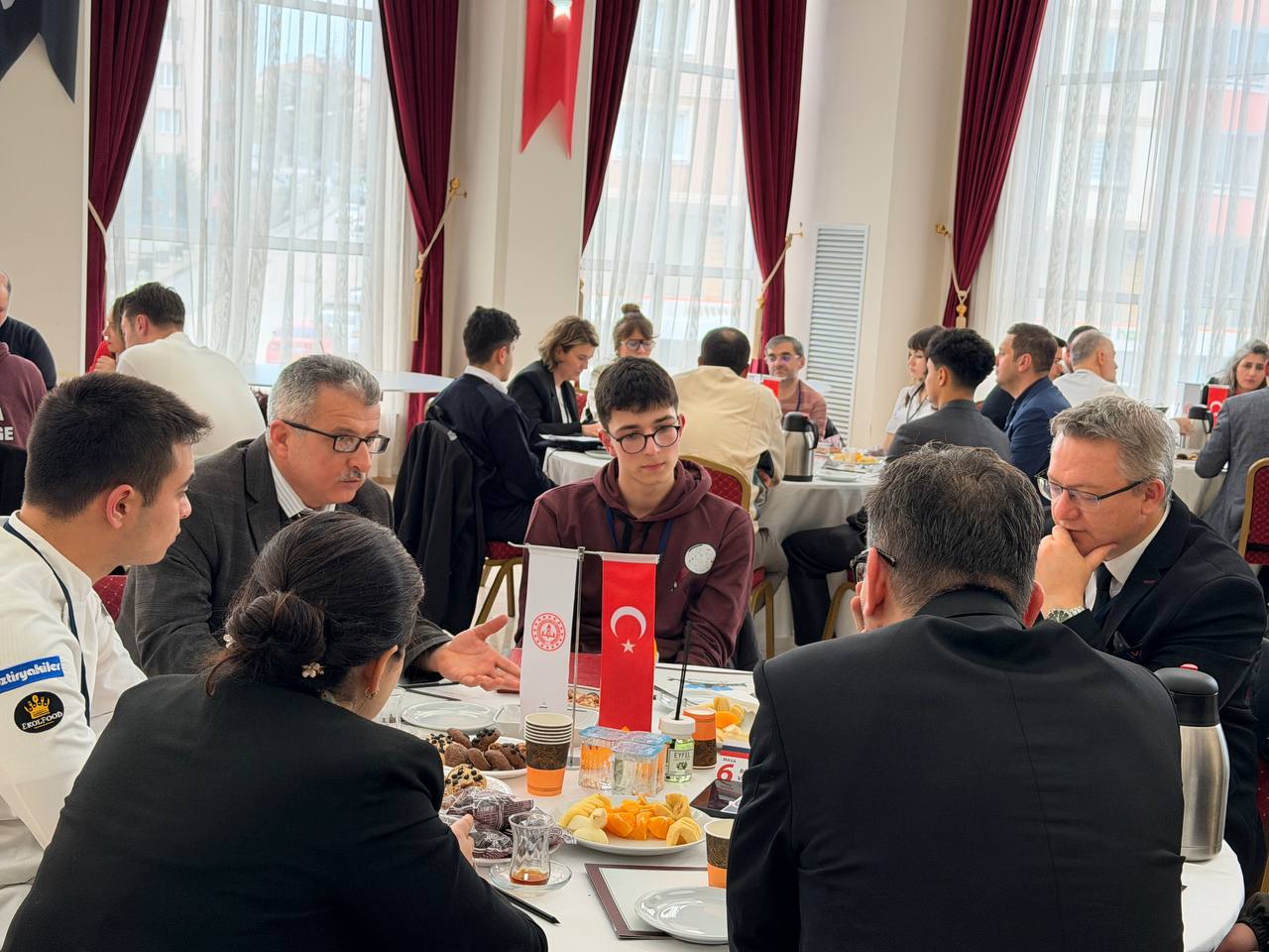 Genç AR-GE Sahada: Sakarya’nın Gençleri Mesleki Eğitimin Geleceğine Işık Tutuyor!