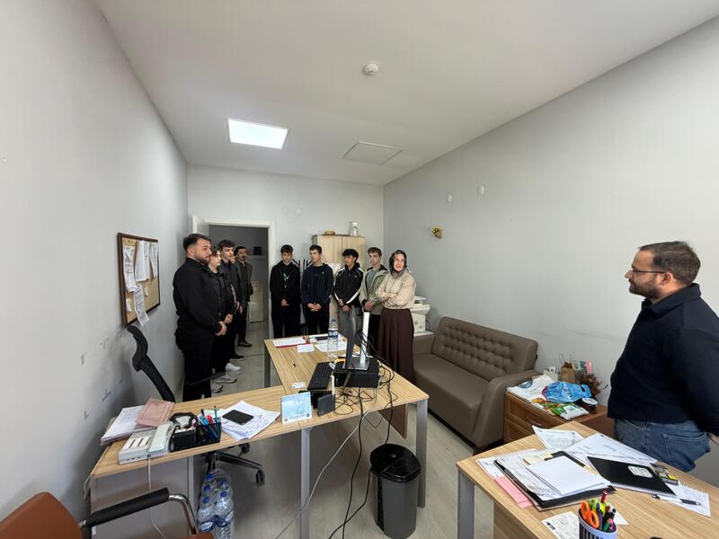 GENÇ AR-GE'DEN AİLE VE SOSYAL HİZMETLER MÜDÜRLÜĞÜNE ZİYARET