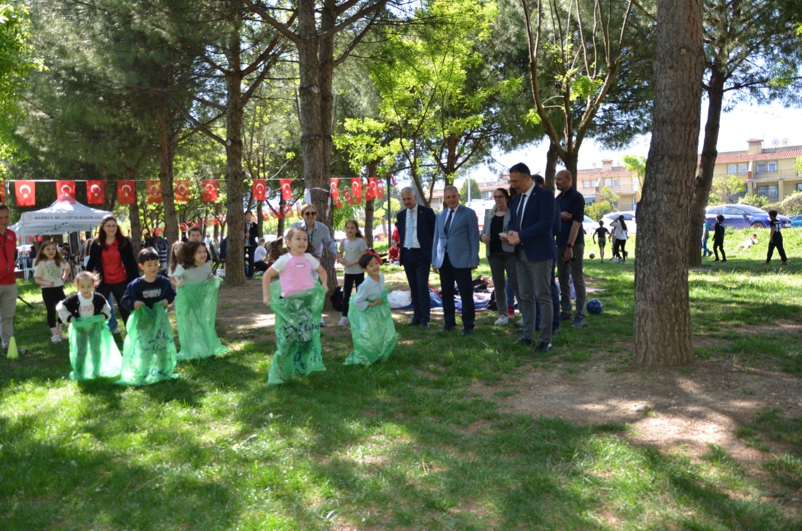 MANİSA 3. GELENEKSEL ÇOCUK ŞENLİĞİ GERÇEKLEŞTİRİLDİ.