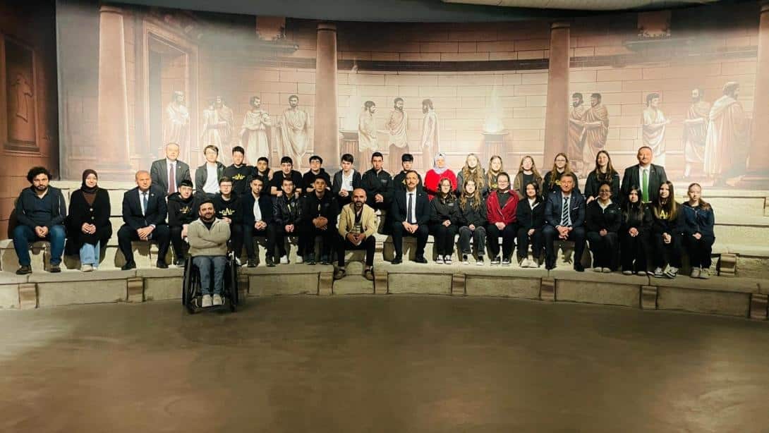 GEÇMİŞİ TANIYAN, GELECEĞE YÖN VERİR