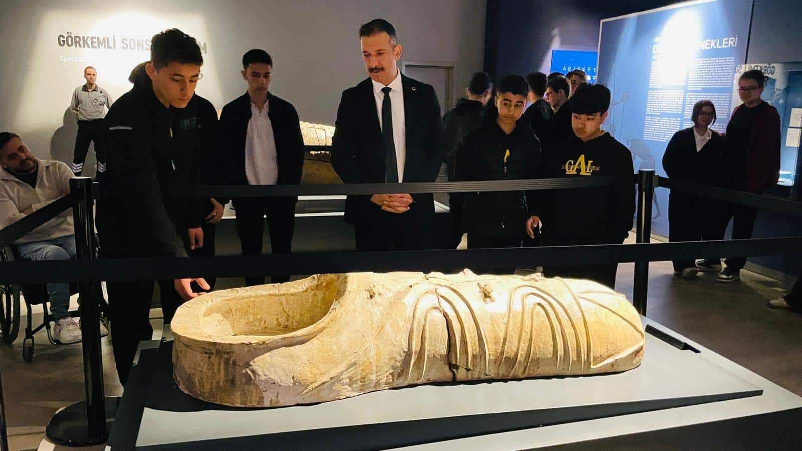 GEÇMİŞİ TANIYAN, GELECEĞE YÖN VERİR