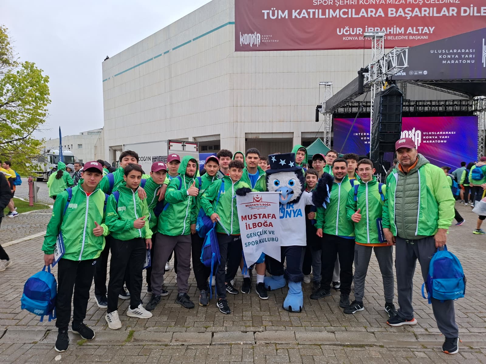 GENÇ AR-GE 5. ULUSLARARASI KONYA YARI MARATONUNDA YARIŞTI