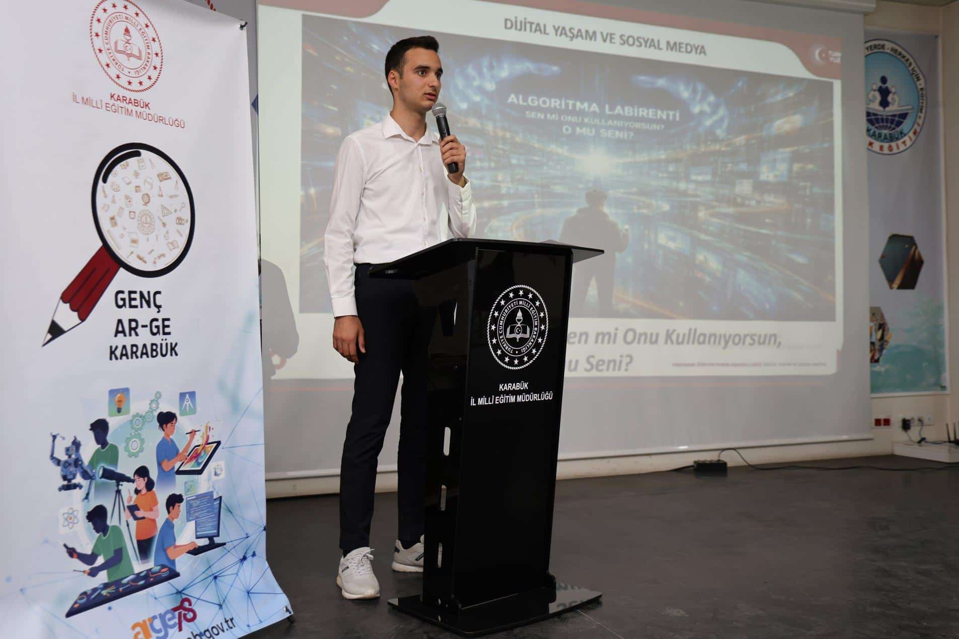 "Gençler Ailelerden Ne Bekliyor?" Paneli Gerçekleştirildi