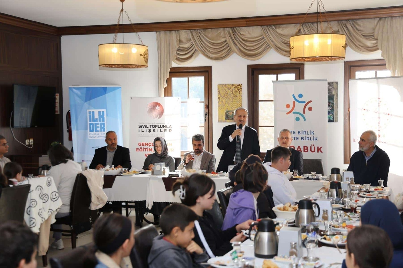 Genç Arge Ortaokul Öğrencilerimizin "İşte Birlik, Güçte Birlik" Projesi ile Gençlere Eğitim, Kültür ve Spor Yolculuğu Safranbolu Gezisi ve Kahvaltı Programı İle Başladı