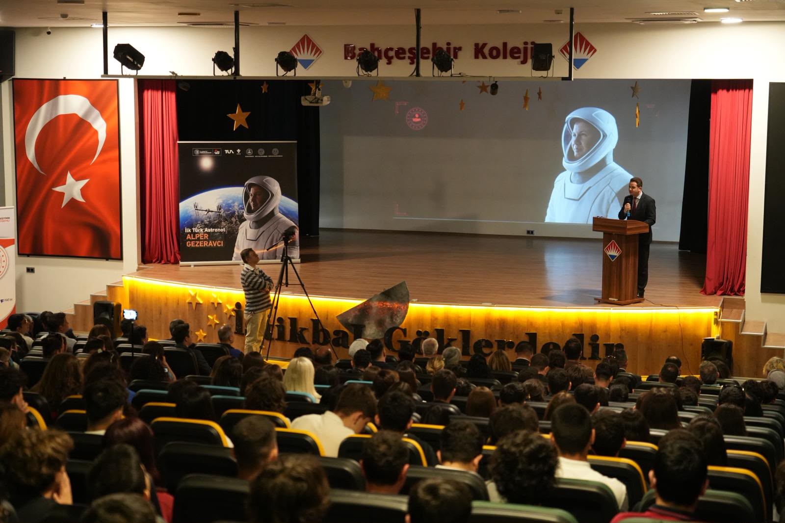 DALAMAN GENÇ AR-GE  Türkiye’nin Uzay Yolculuğu: Dalaman’da Alper Gezeravcı ile Gençlik Buluşması”
