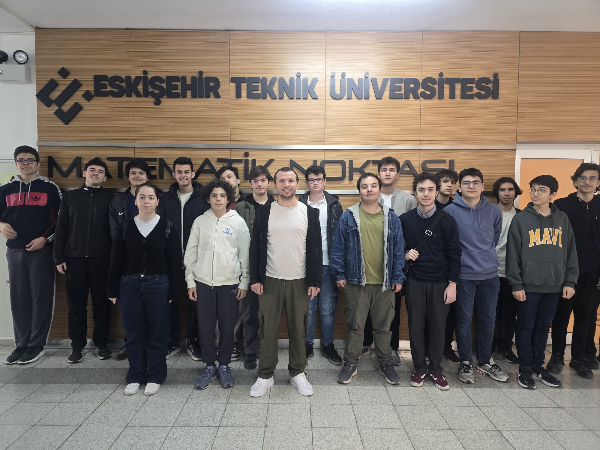 Bilim Şehri Eskişehir’de Dev Atılım: Olimpiyat Akademisi GENÇ AR-GE Dehaları Üniversitelerle Buluşturuyor!