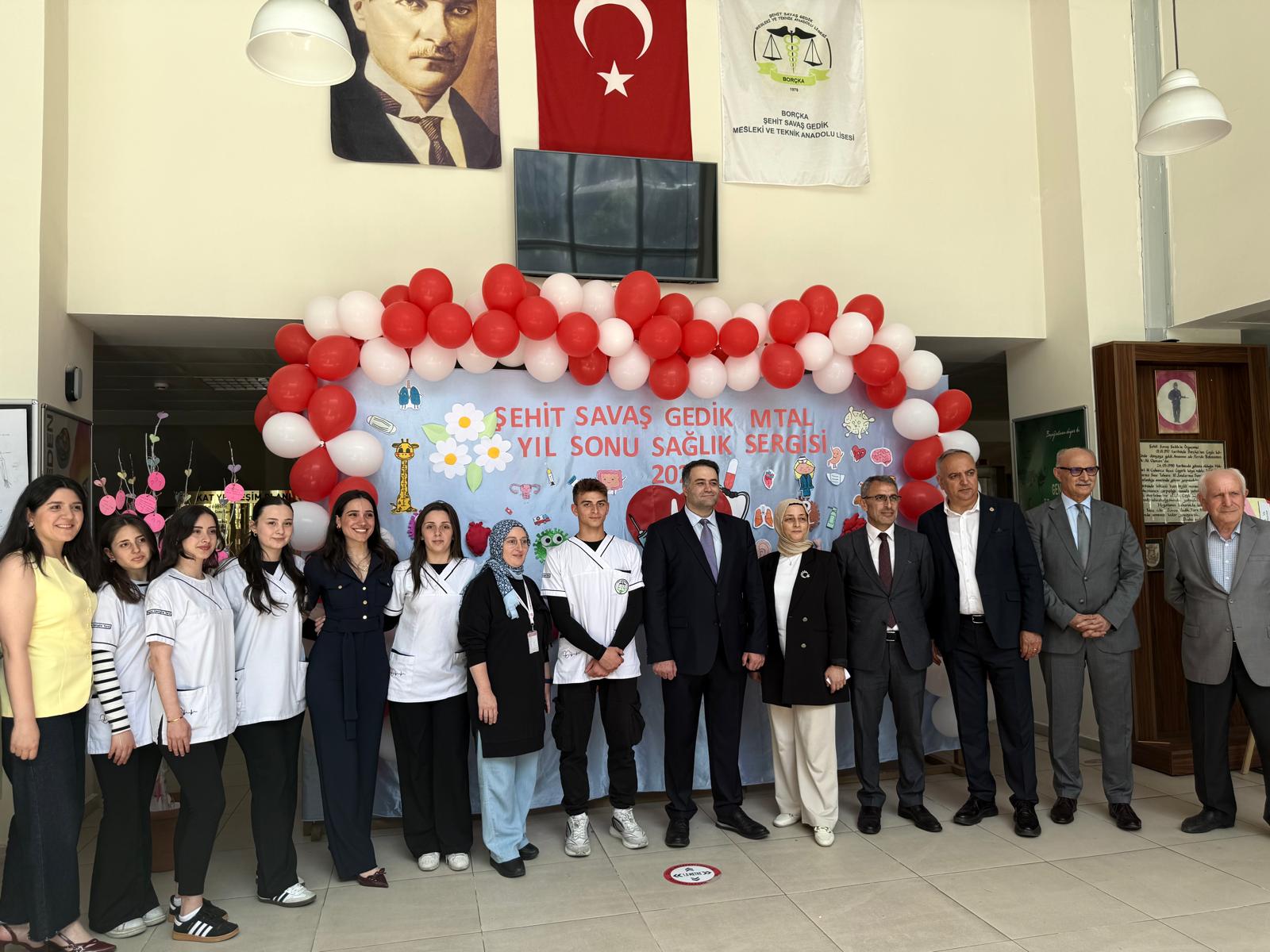 “İÇİMİZDEKİ DÜNYA” SERGİSİ VE KAN BAĞIŞI FARKINDALIĞI