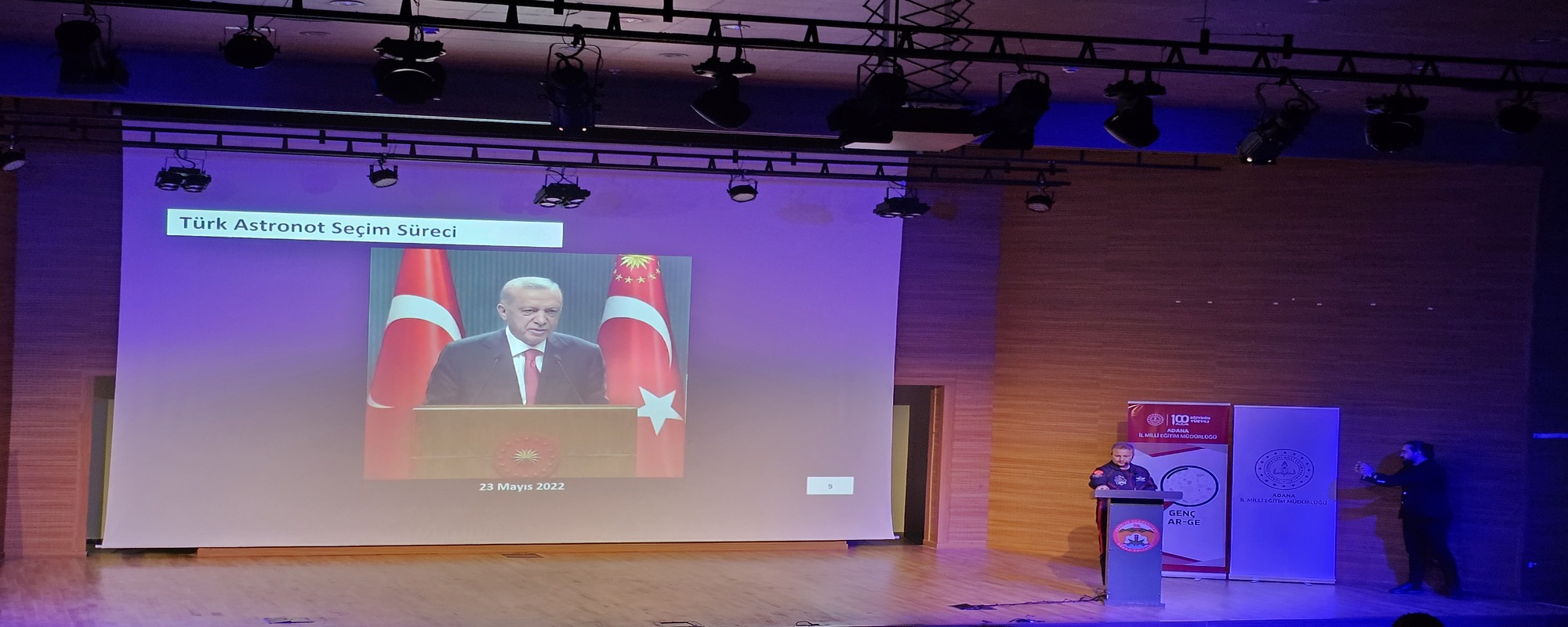 İlk Astronotumuz Alper Gezeravcı Genç AR-GE Öğrencileriyle Buluştu