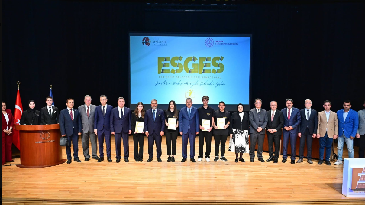 Geleceğin Eğitimi Eskişehir’de Şekilleniyor: ESGES III Öğrenci Sempozyumu Büyük Bir Vizyonla Gerçekleşti!