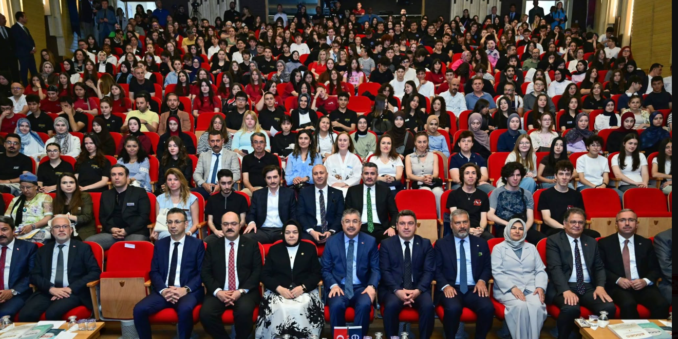 Geleceğin Eğitimi Eskişehir’de Şekilleniyor: ESGES III Öğrenci Sempozyumu Büyük Bir Vizyonla Gerçekleşti!