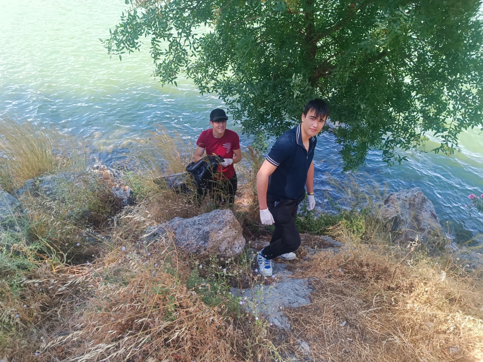 ORTACA GENÇ AR-GE Sulungur Gölü Çevre Temizliği ve Orman Yangınları Kızılçam Ağaçları Hakkında Bilgilendirme