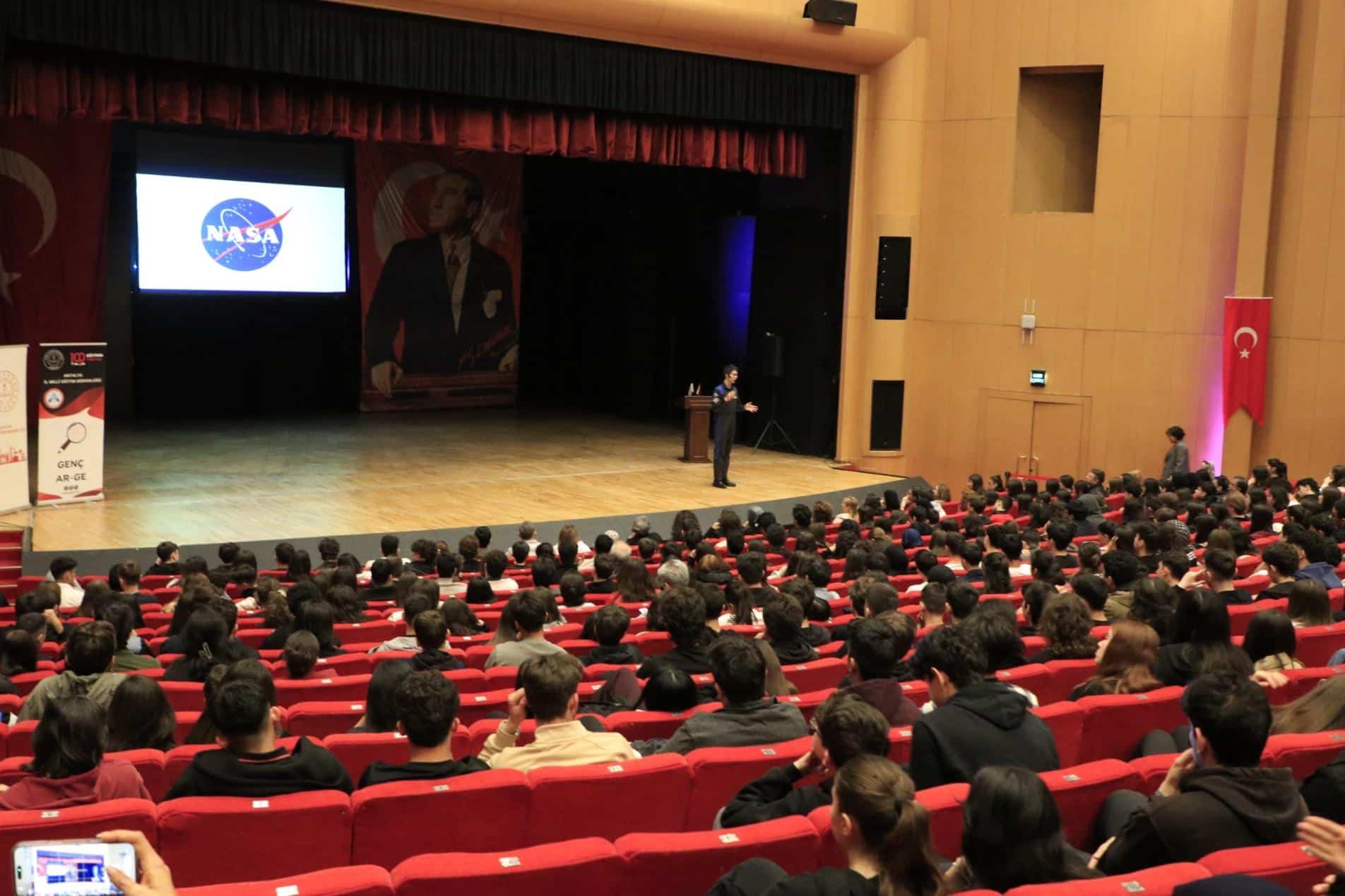 Tuva Cihangir ATASEVER Antalya'da Öğrenciler ile Buluşuyor