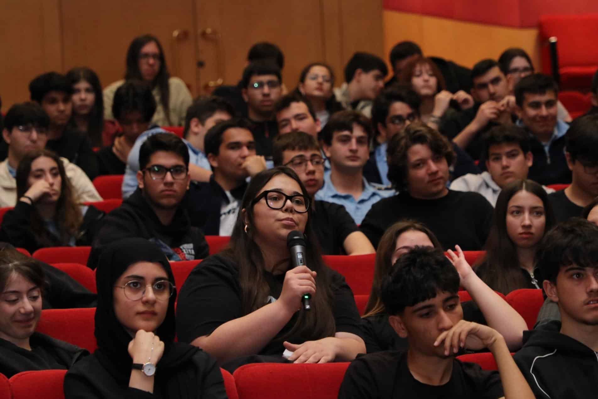 Tuva Cihangir ATASEVER Antalya'da Öğrenciler ile Buluşuyor