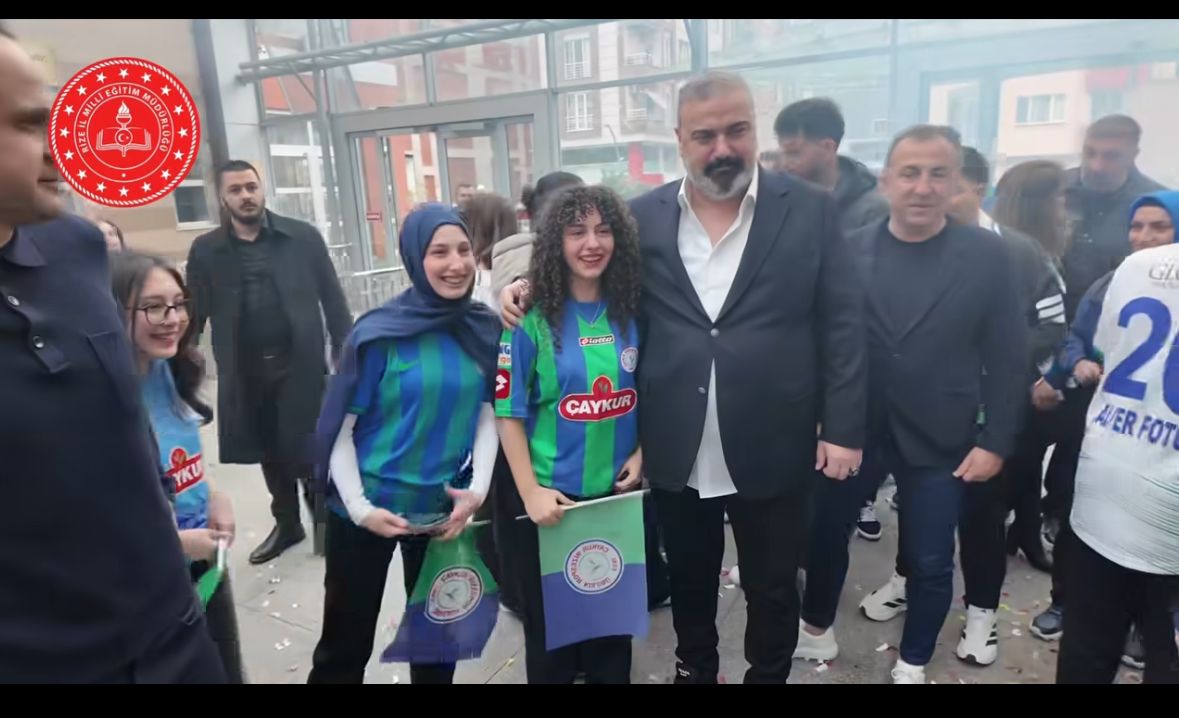 Genç AR-GE ile Yeşil-Mavi Coşku: Çaykur Rizespor Öğrencilerimizle Buluştu