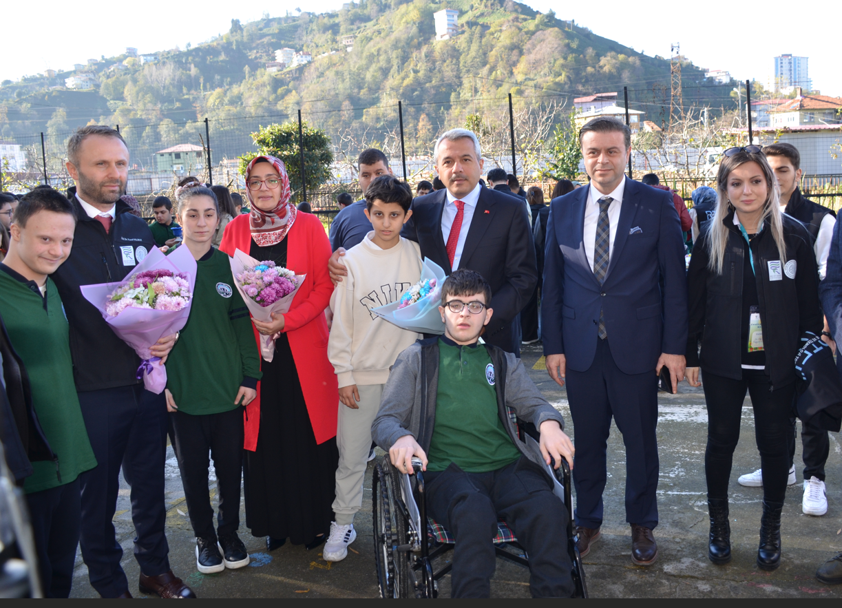 Engelleri Üreterek Aştık: Genç AR-GE ile "Engelsiz Düşler Bahçesi" Şenliği