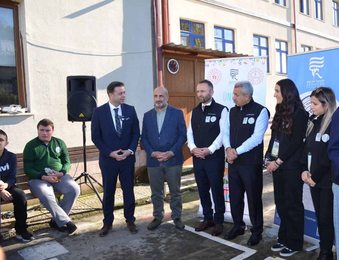 Engelleri Üreterek Aştık: Genç AR-GE ile "Engelsiz Düşler Bahçesi" Şenliği